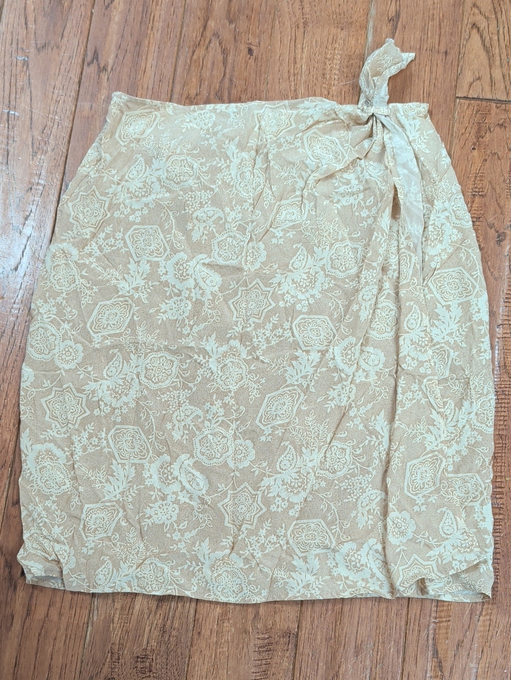 Neiman Marcus Beige and Cream Y2K Floral Silk Wrap Skirt